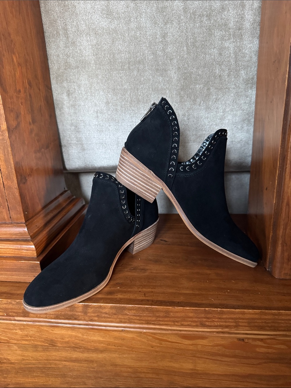 Vince Camuto Prafinta Black Suede Booties Size 7 1/2M